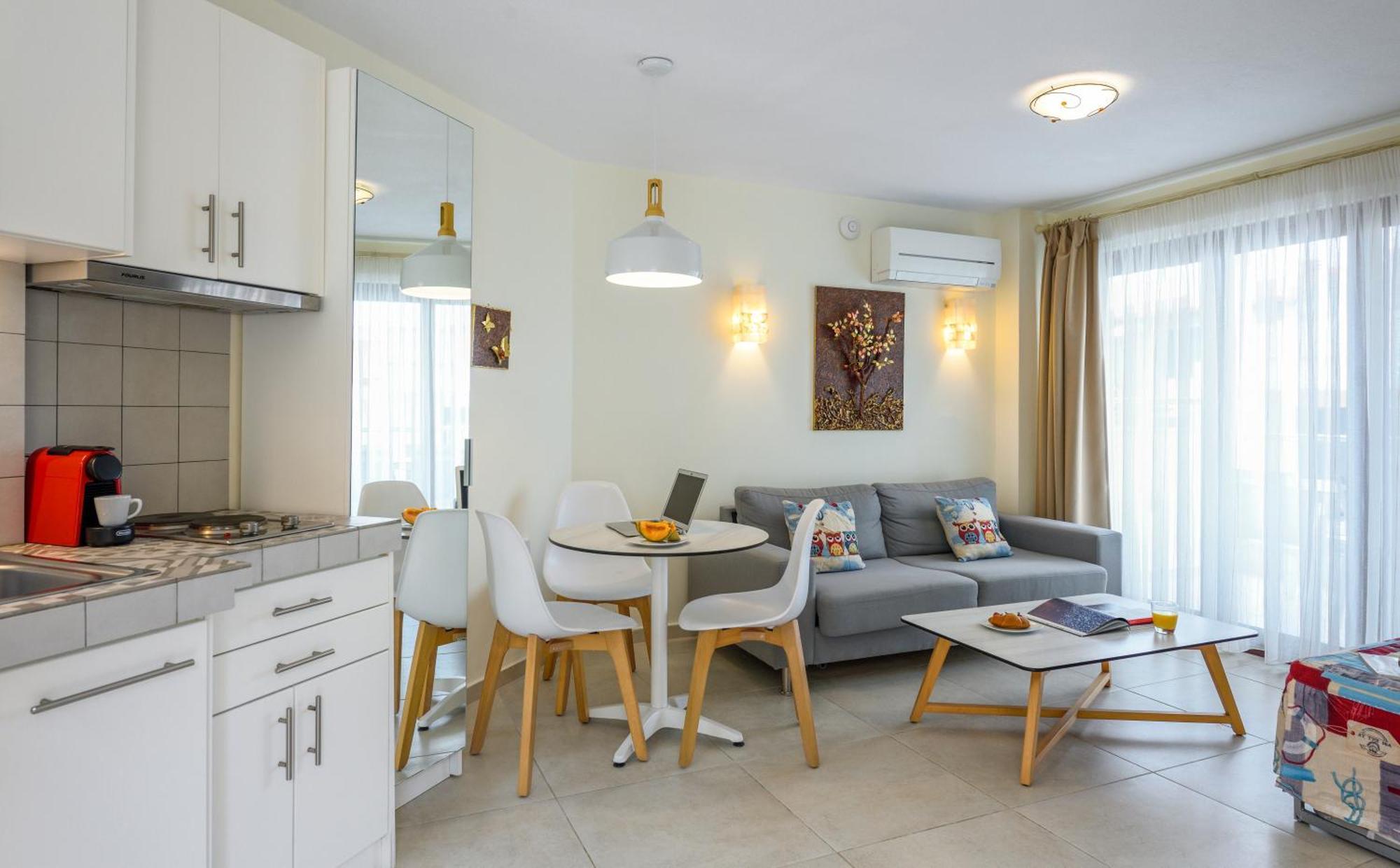 Elpiniki Luxury Apartments Nea Poteidaia Buitenkant foto