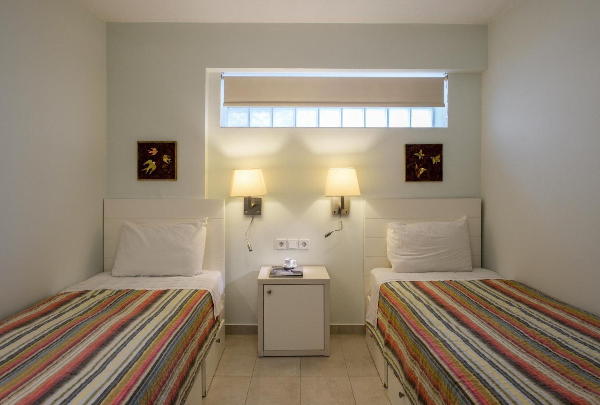 Elpiniki Luxury Apartments Nea Poteidaia Buitenkant foto