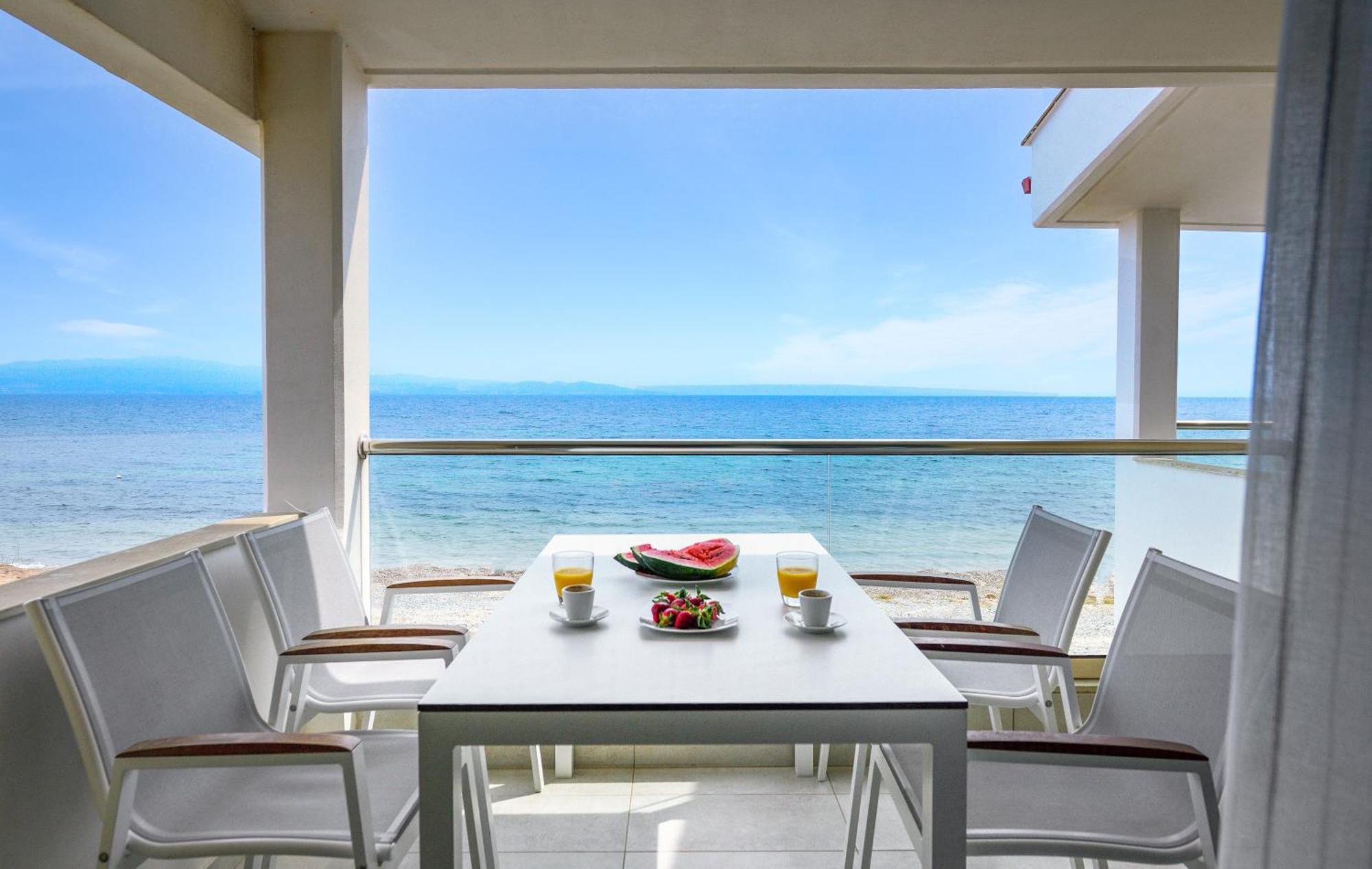 Elpiniki Luxury Apartments Nea Poteidaia Buitenkant foto