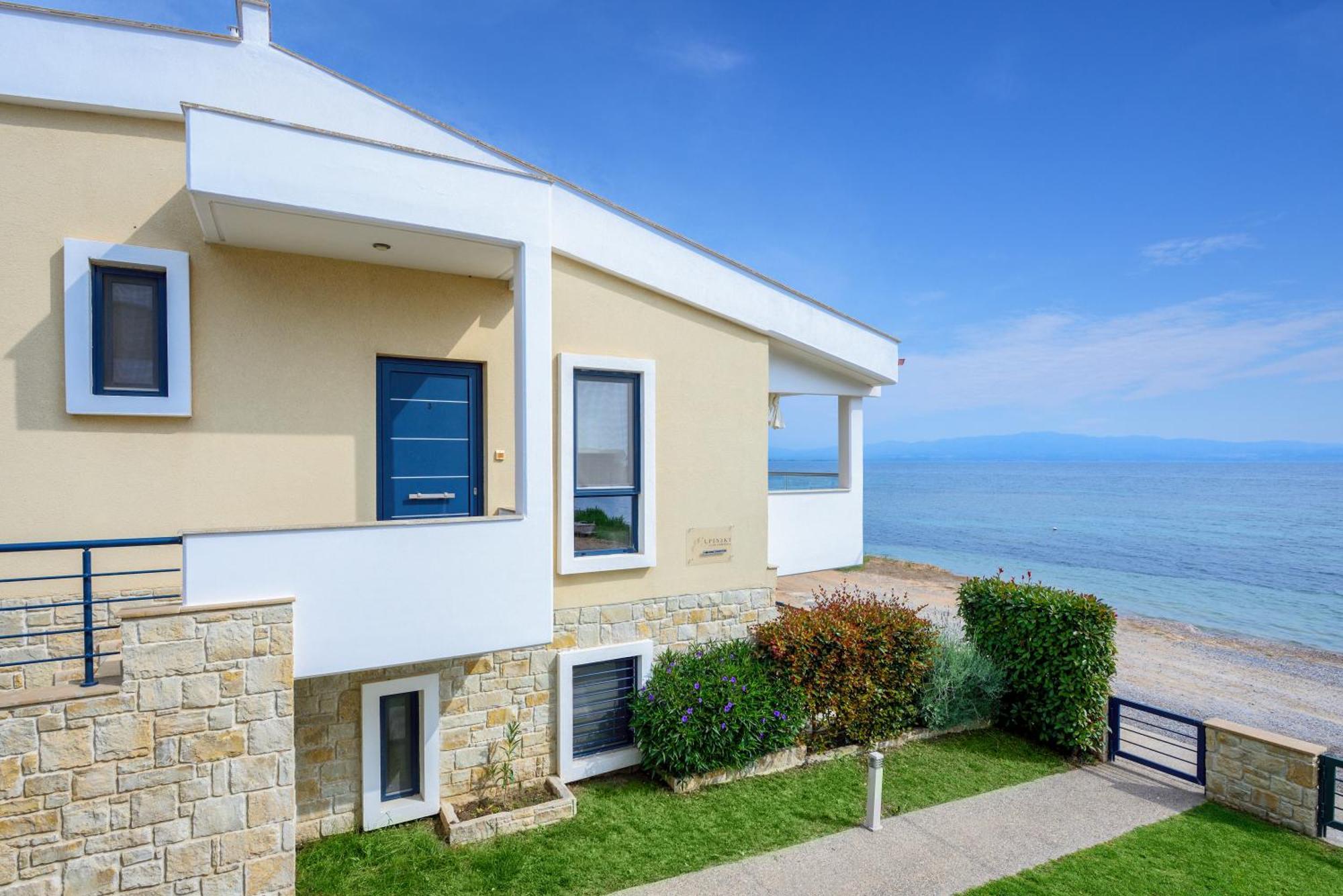 Elpiniki Luxury Apartments Nea Poteidaia Buitenkant foto