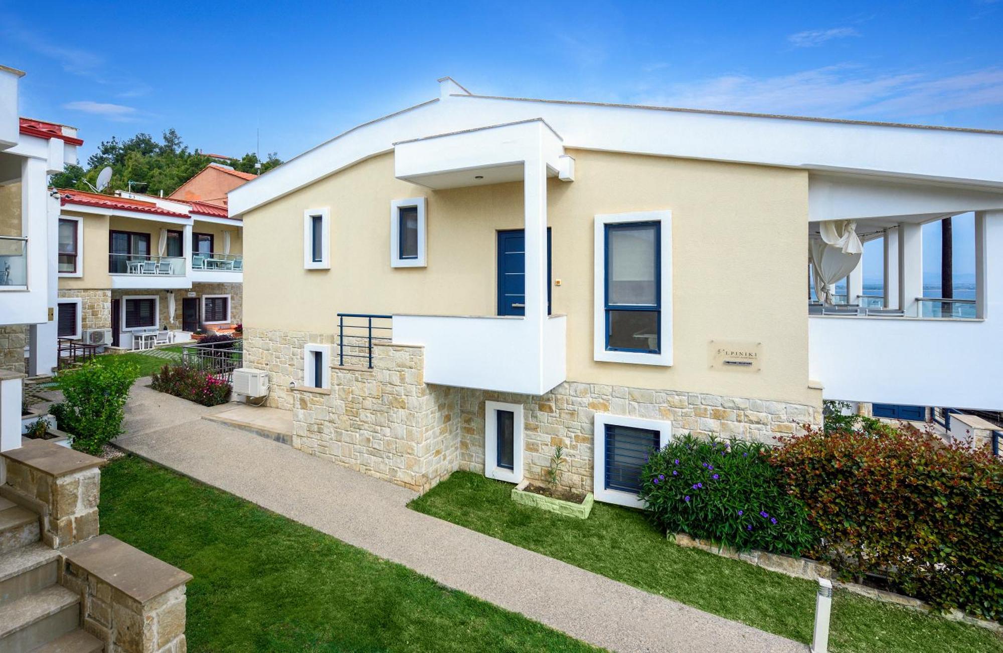 Elpiniki Luxury Apartments Nea Poteidaia Buitenkant foto