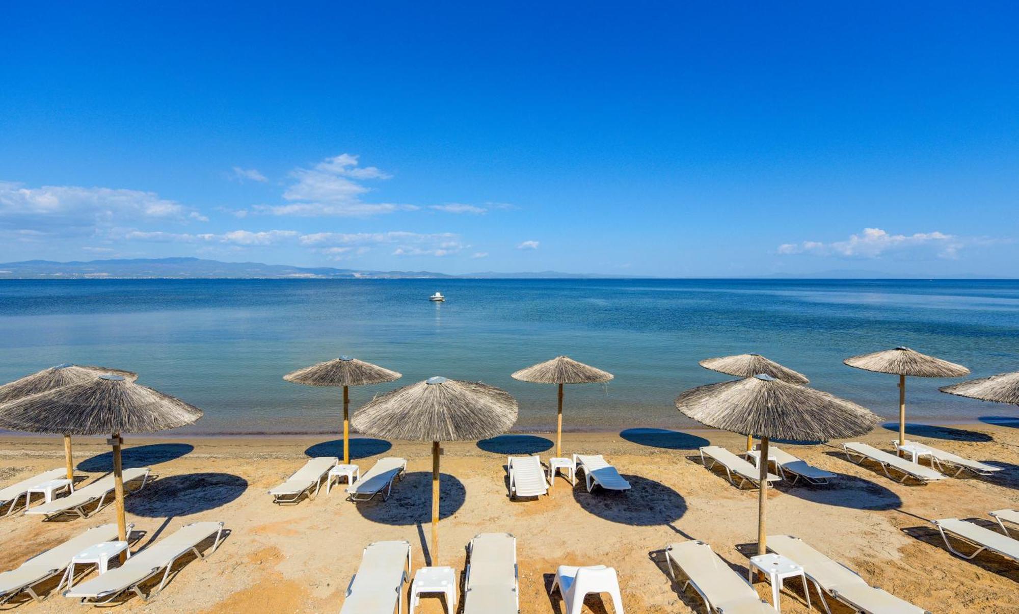 Elpiniki Luxury Apartments Nea Poteidaia Buitenkant foto