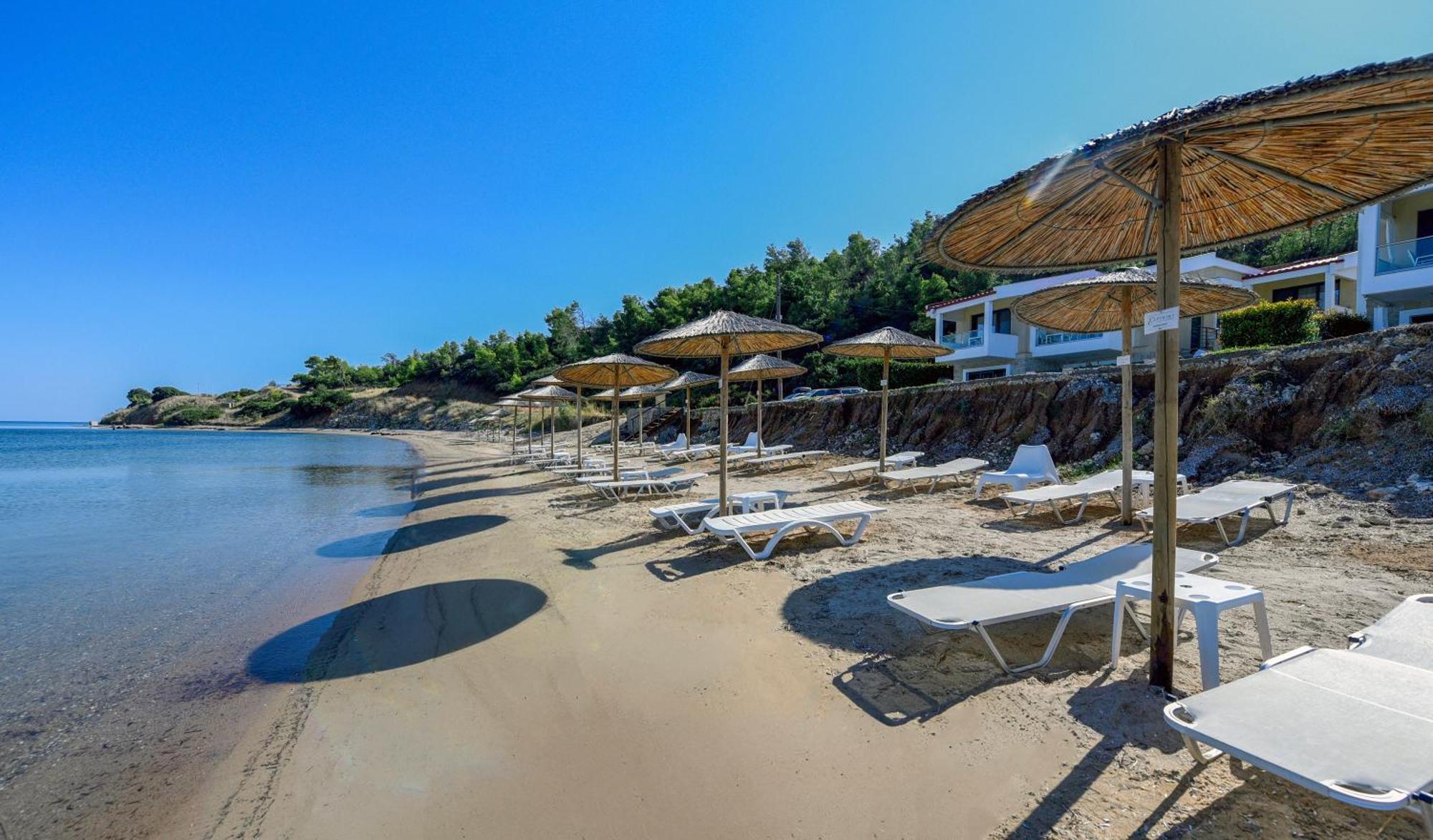 Elpiniki Luxury Apartments Nea Poteidaia Buitenkant foto