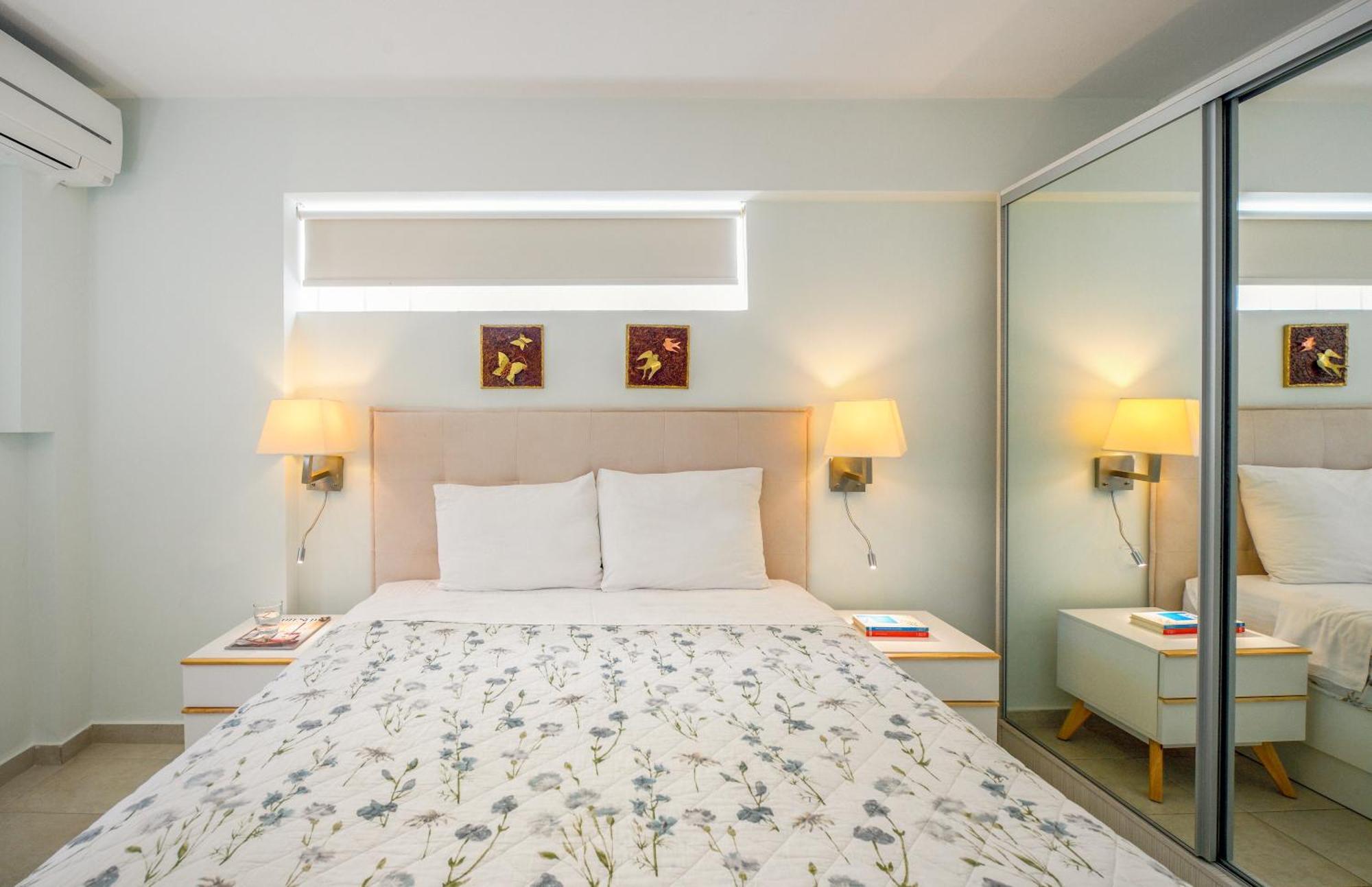 Elpiniki Luxury Apartments Nea Poteidaia Buitenkant foto